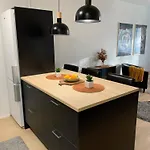 2br Apartment, Free Parking - Peikontie Apartment *