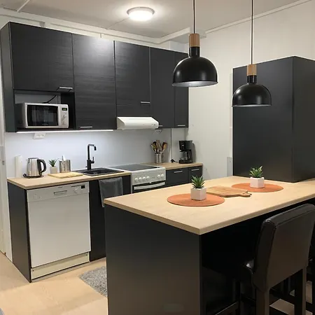 2br Apartment, Free Parking - Peikontie